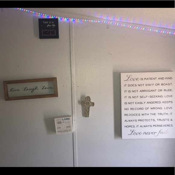 Wall hangings - Picture 1 of 6